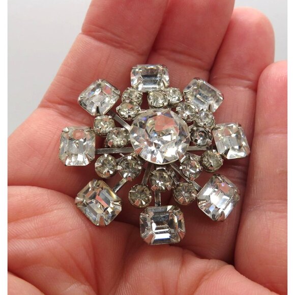 Vintage Rhinestone Brooch 1.5" Silver Tone Clear Round Square Stones Floral Pin - Picture 8 of 12
